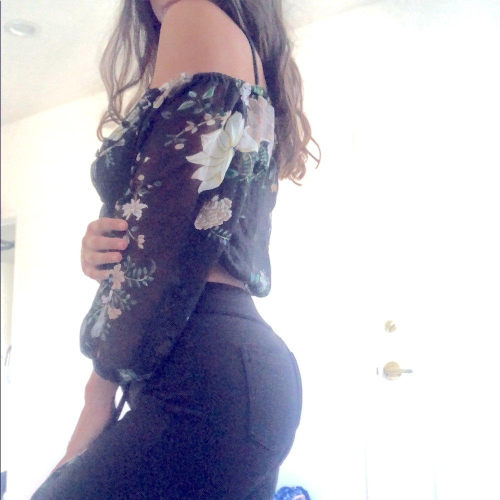 LF Sheer Floral Blouse / SEEK the Label XS NWT 🌸